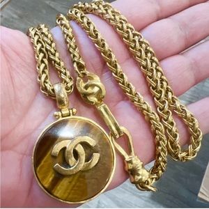 🦄 🌟 RARE ⭐️ Authentic Chanel Tiger Eye Stone & 24k Gold plated Necklace